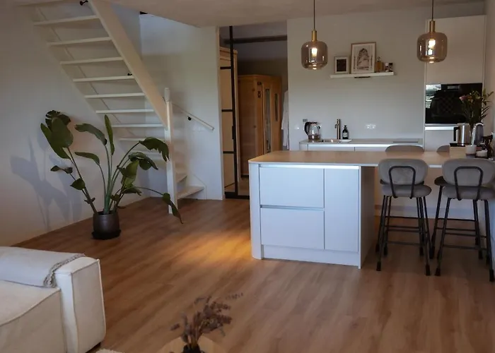 Wellness By Leef Bed and breakfast Maasland